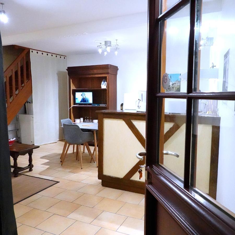 Appart' De La Collegiale Bourbon-Lancy Kültér fotó